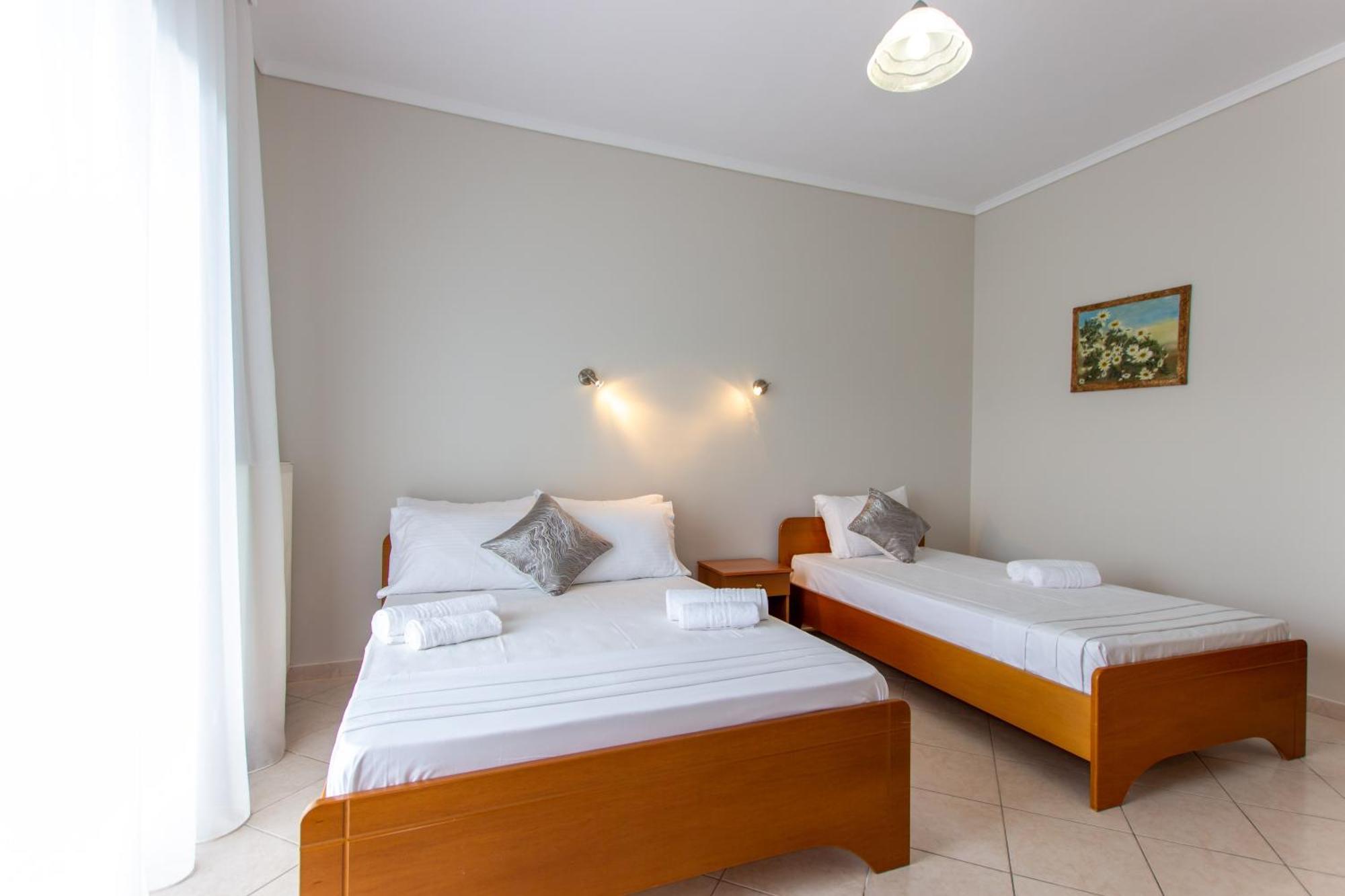 Athanasia Inn Vrasná Exteriör bild