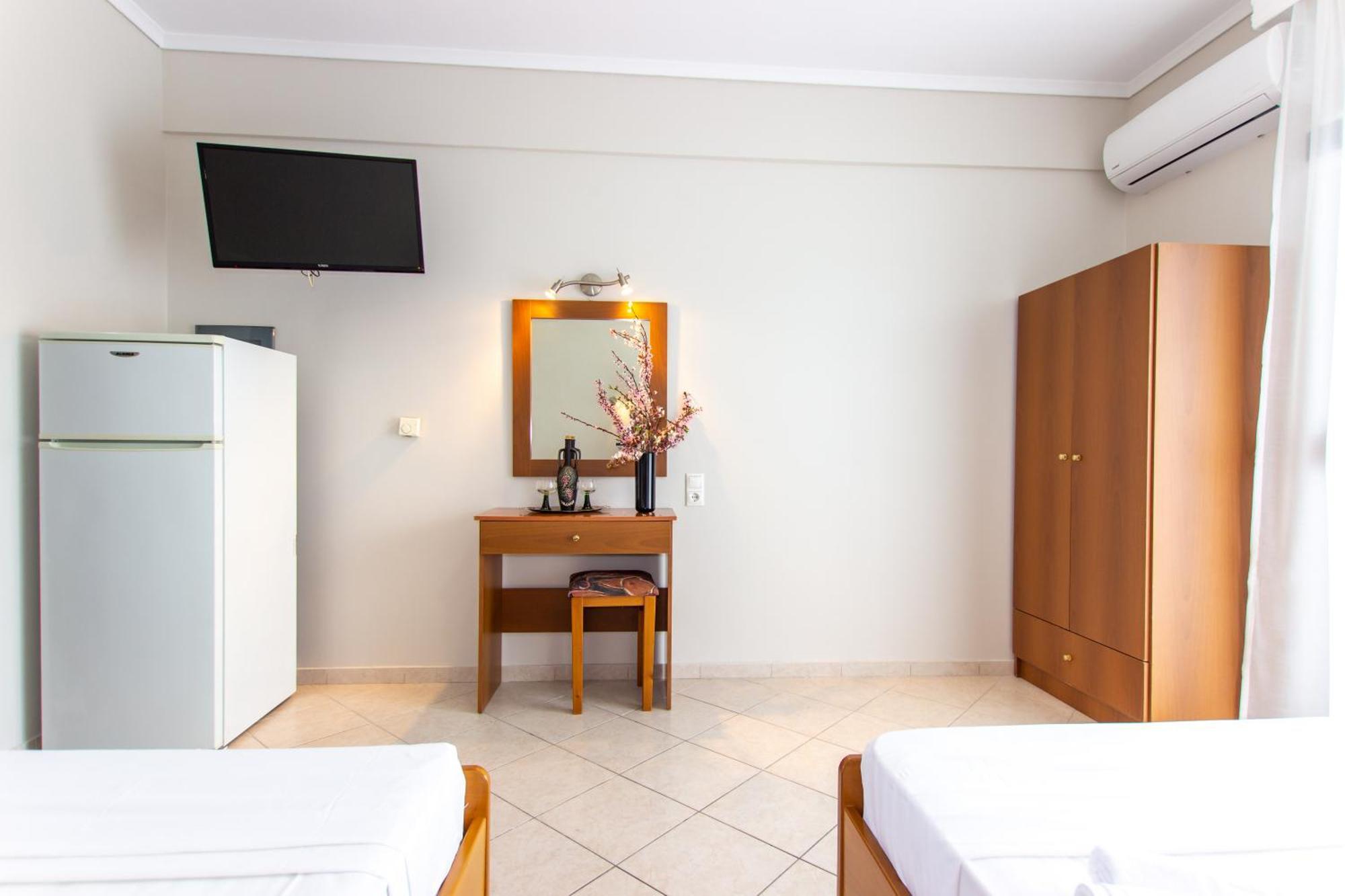 Athanasia Inn Vrasná Exteriör bild