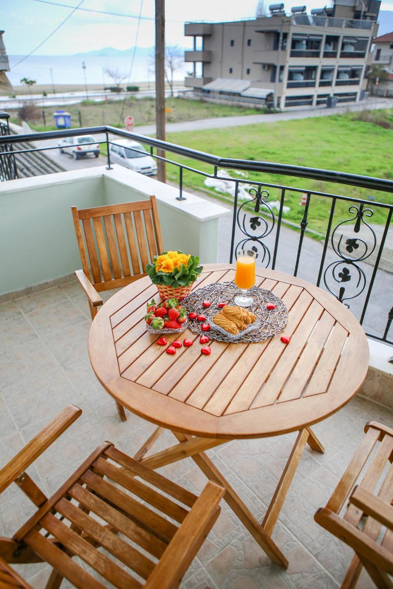 Athanasia Inn Vrasná Exteriör bild